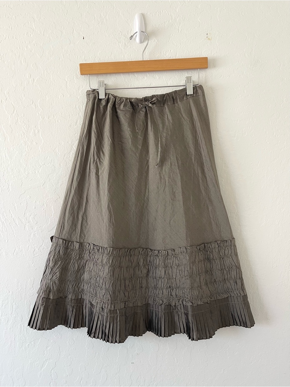 Dosa 100% Silk Taupe Olive Grey Ruffled Midi Skirt